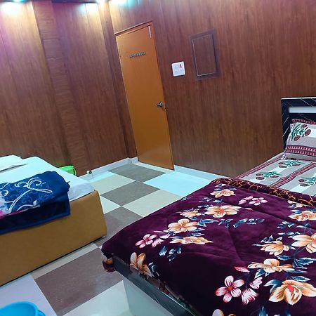 La Ayodhya Residency Hotel Buitenkant foto