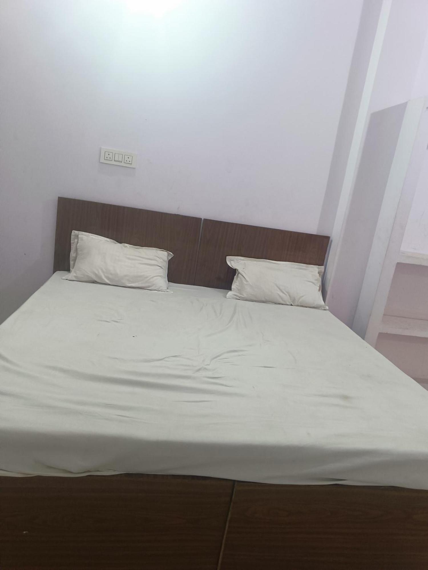 La Ayodhya Residency Hotel Buitenkant foto