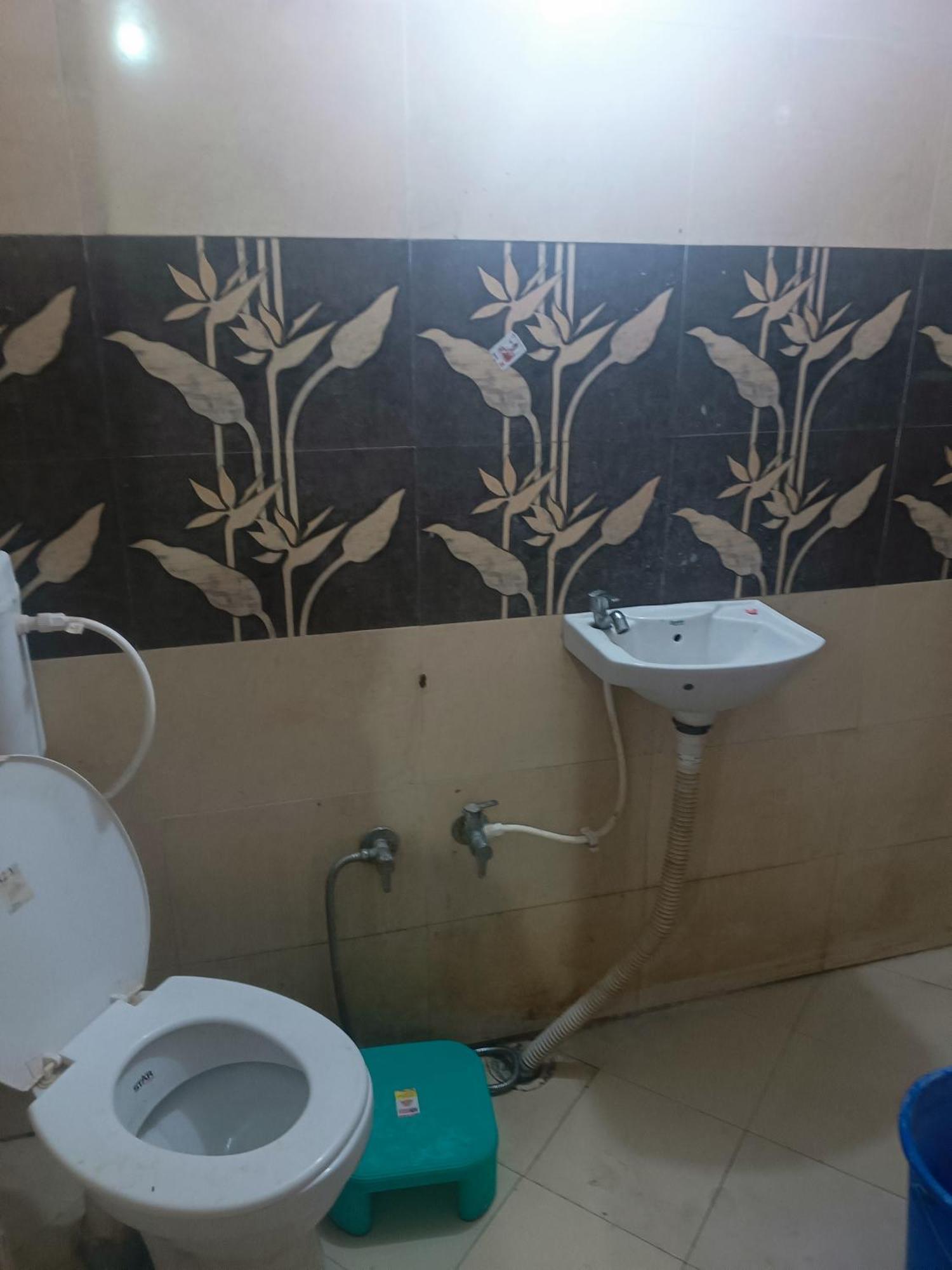 La Ayodhya Residency Hotel Buitenkant foto