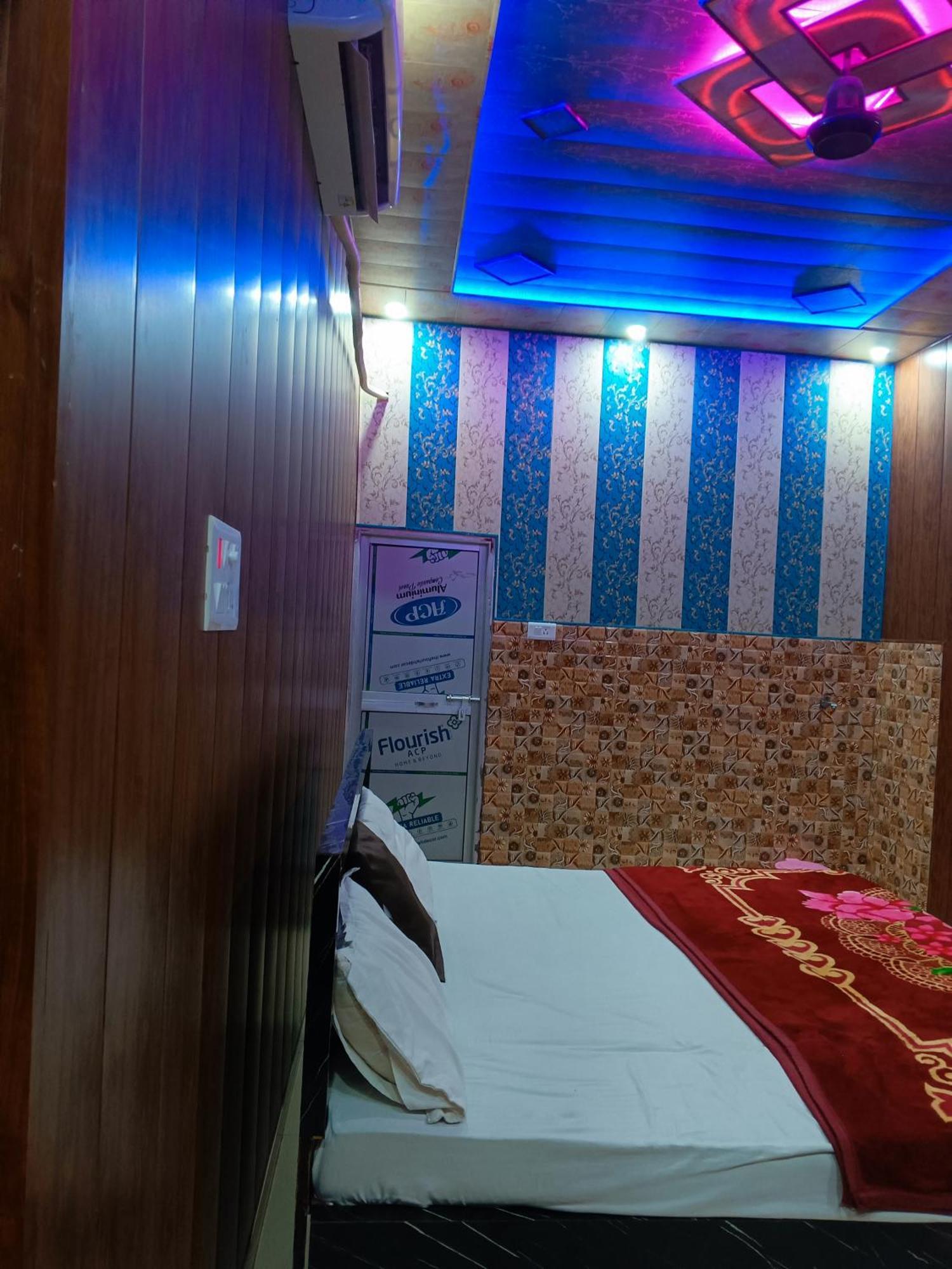 La Ayodhya Residency Hotel Buitenkant foto