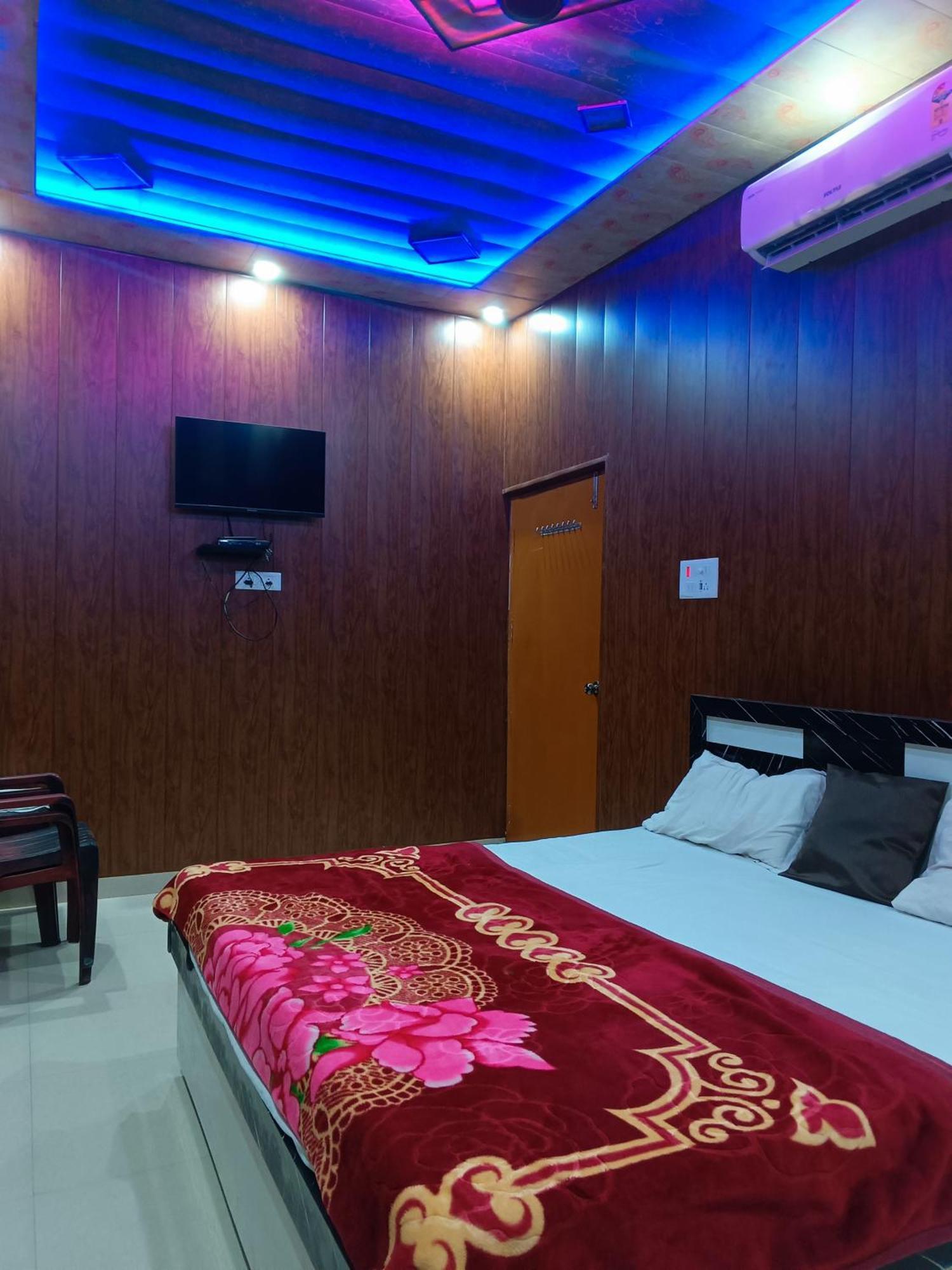 La Ayodhya Residency Hotel Buitenkant foto