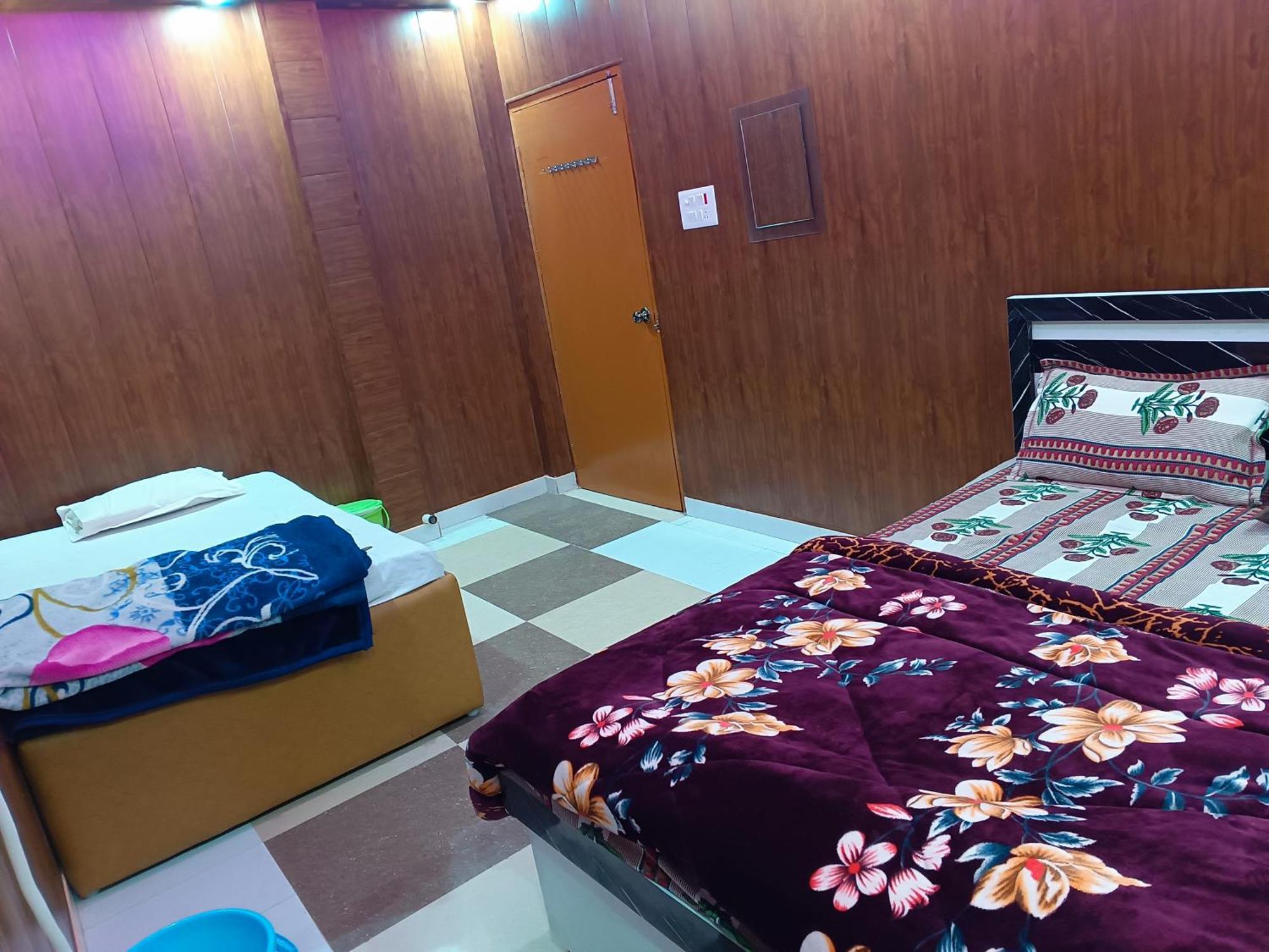 La Ayodhya Residency Hotel Buitenkant foto