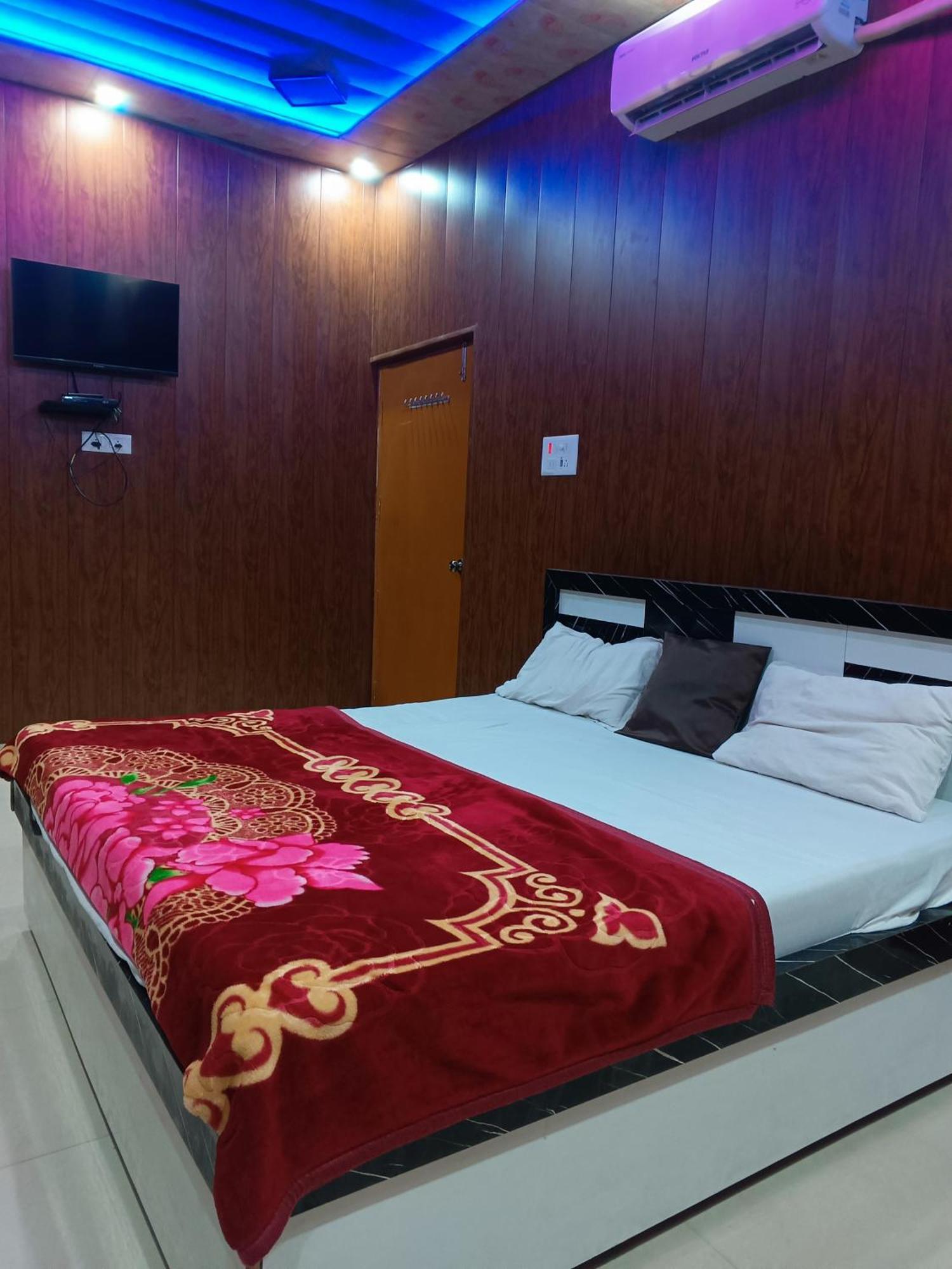La Ayodhya Residency Hotel Buitenkant foto